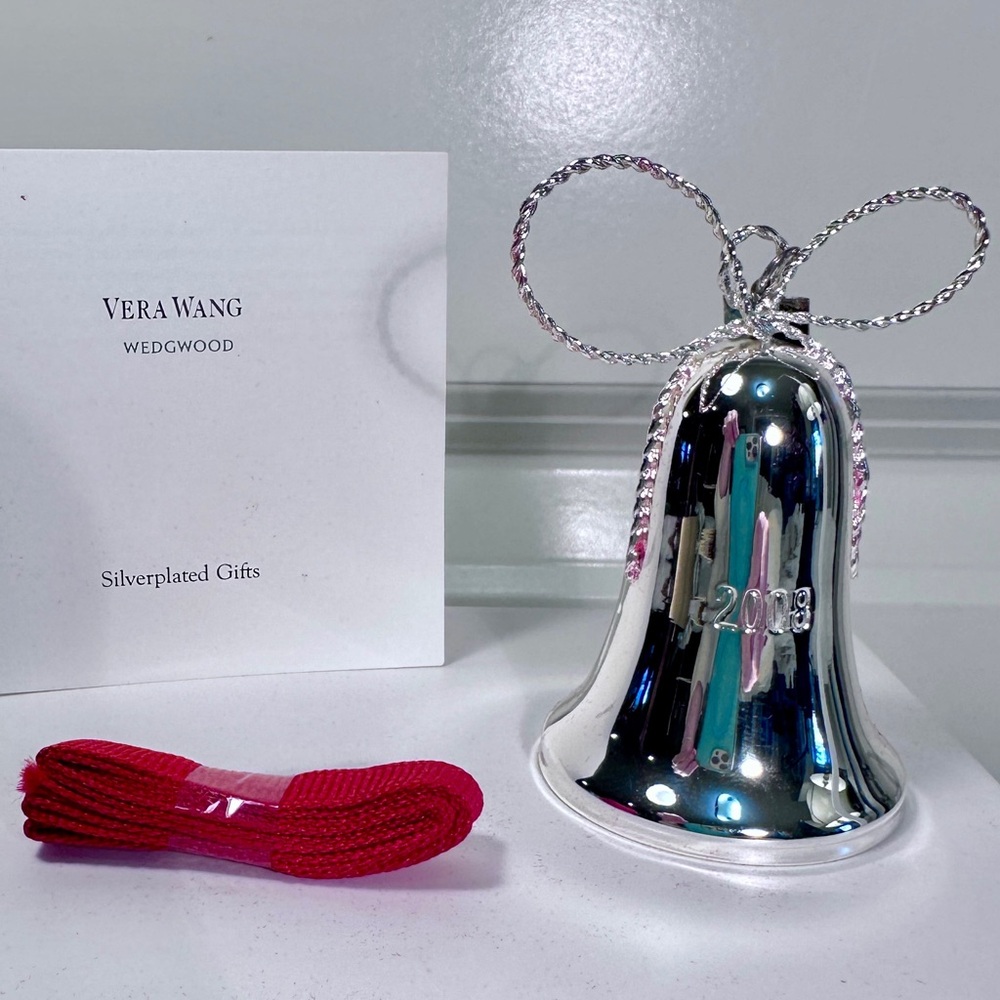 2008 Vera Wang Wedgwood Silver plated Love Knot Bell with Ribbon in Box